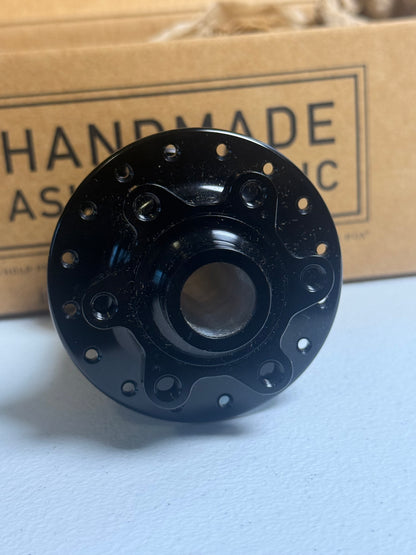 Industry Nine Hydra Classic MTB Front Hub 15x110mm Thru-Axle, 32 H, 6B Disc - Flip It Now