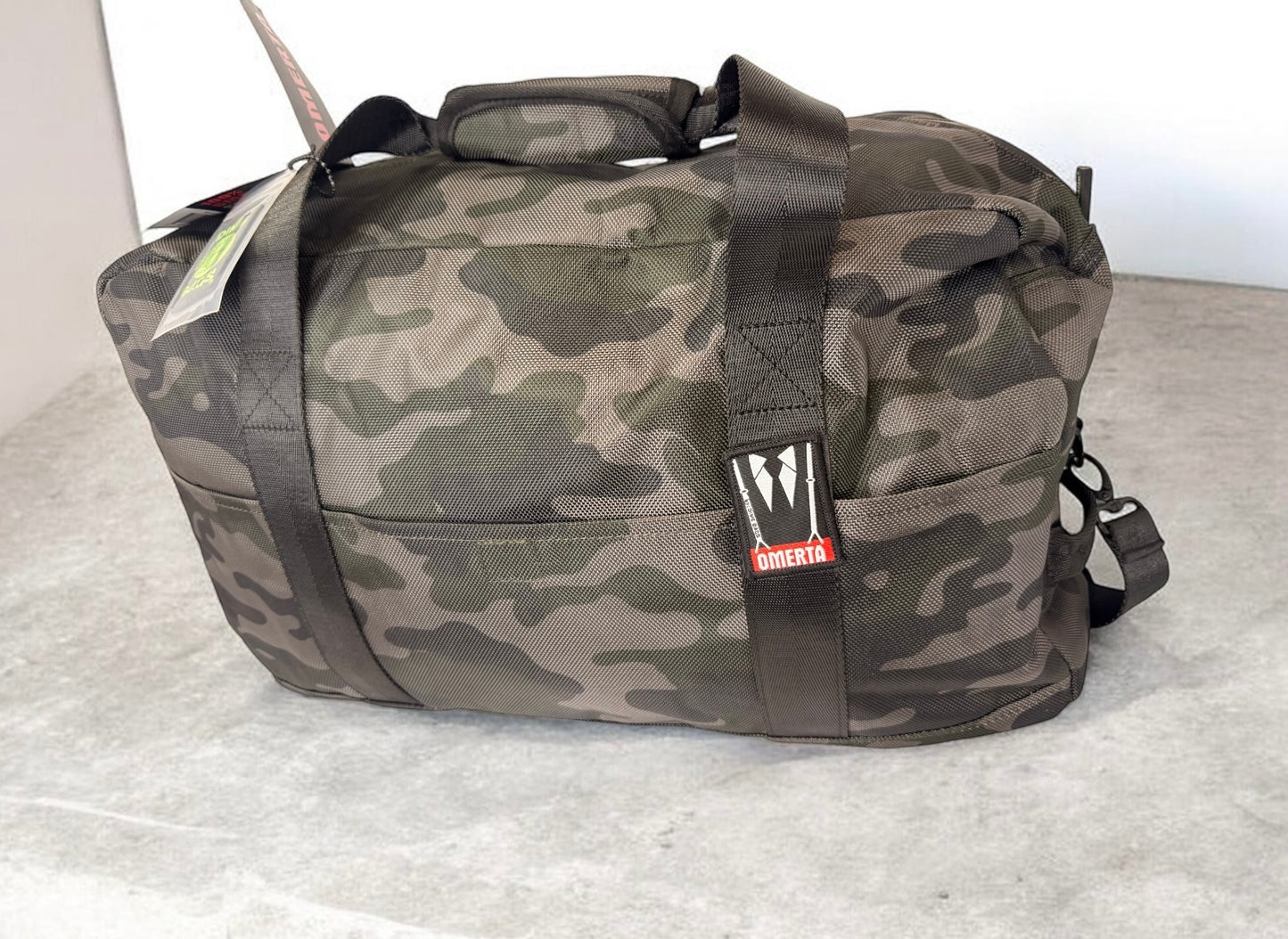 FREE smell proof 7” padded pouch /Locking Smell proof Dime Bags associate duffle bag - Flip It Now