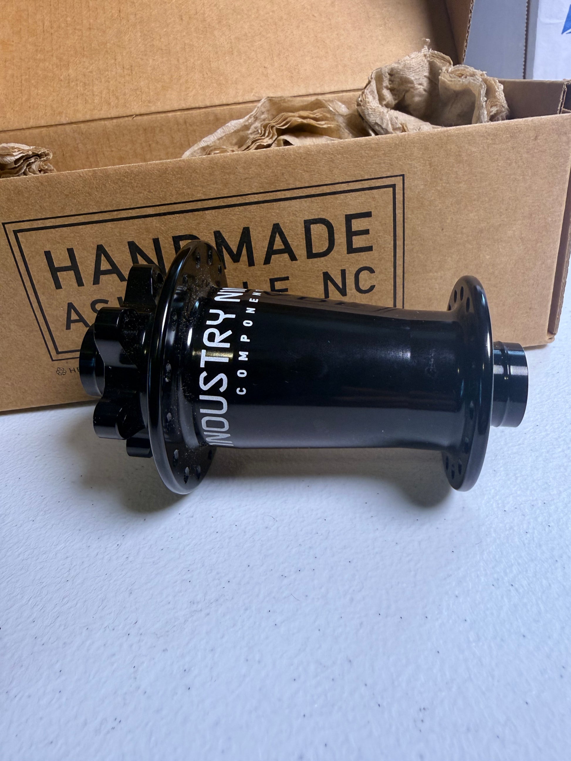 Industry Nine Hydra Classic MTB Front Hub 15x110mm Thru-Axle, 32 H, 6B Disc - Flip It Now
