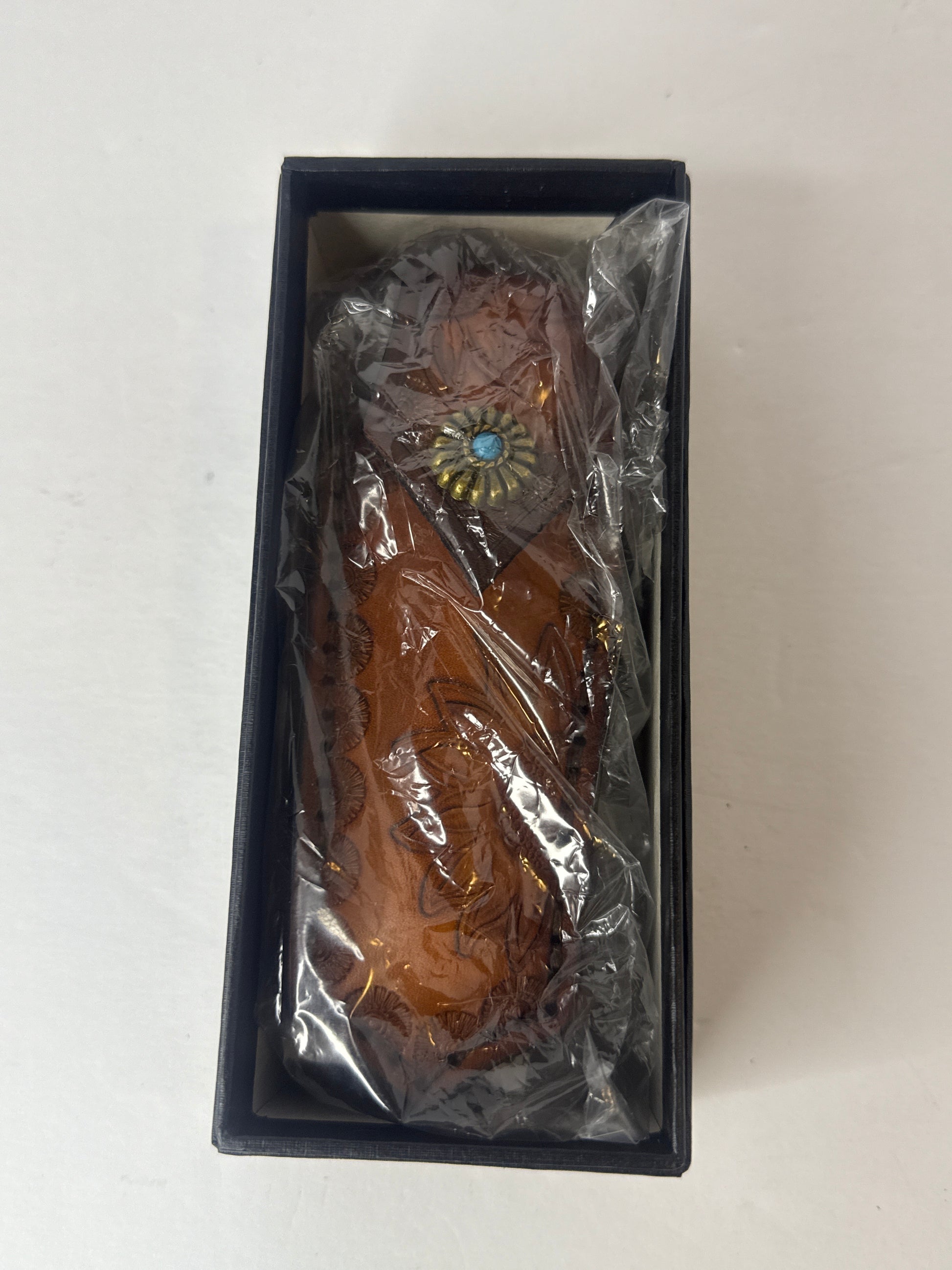 VALKNUT Damascus Pocket Knife, Handmade Hand Forged VG-10 Steel Folding Knives with Leather Sheath, 3-3/4 Inch Blade Pocket Knife for Outdoor Camping and Hunting (Sandalwood Handle) - Flip It Now