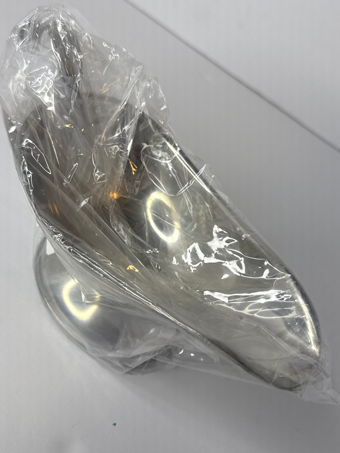 Gravy Boats, Stainless Steel Restaurant Style Gravy Bowl, Saucier with Ergonomic Handle and Big Dripless Lip Spout for Warming Sauces Salad Dressings Milk 8 ounces