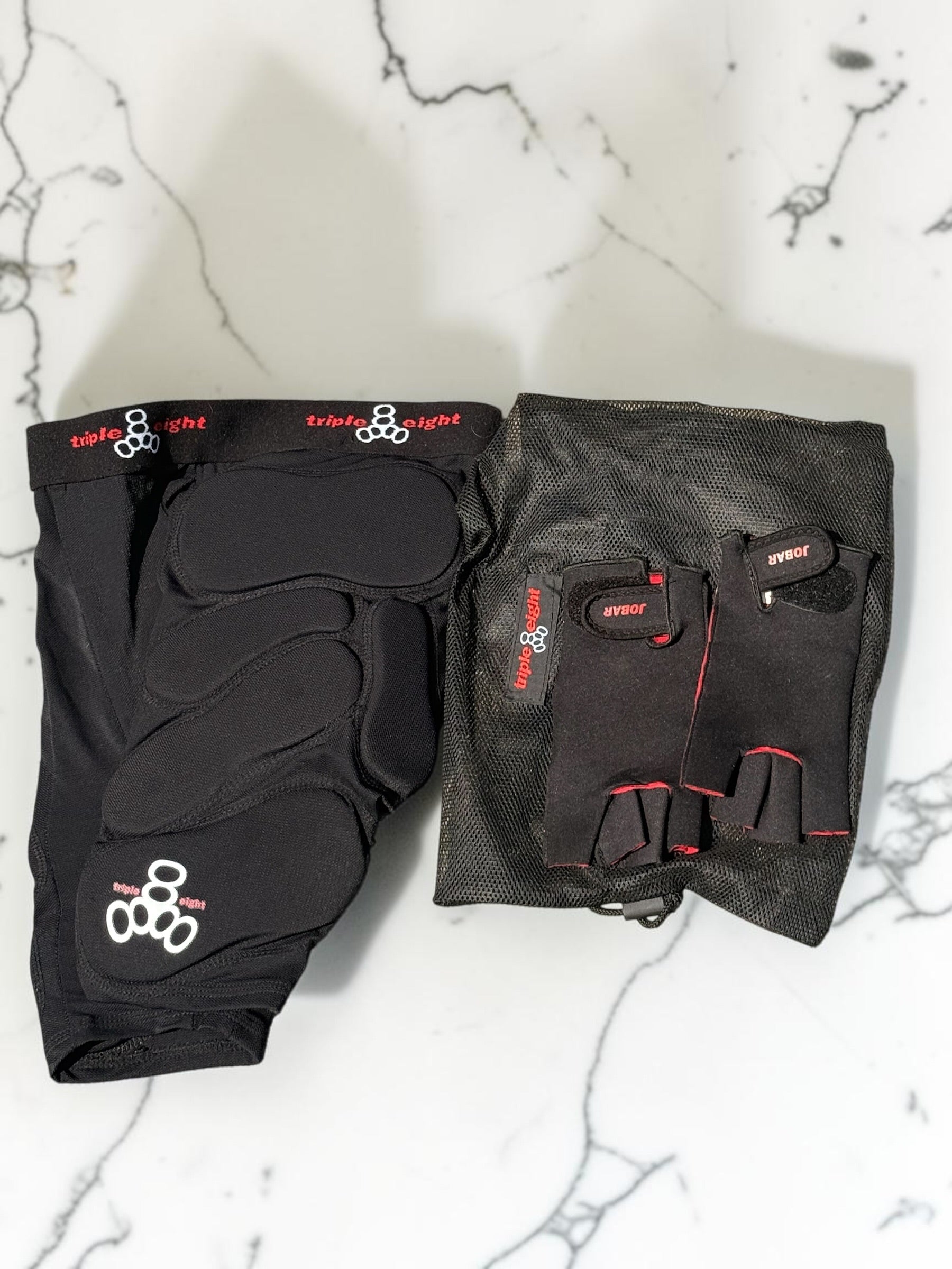 Triple 8 Bumsaver S-Black Hip Pads *with gloves, fly racing and gear bag - Flip It Now