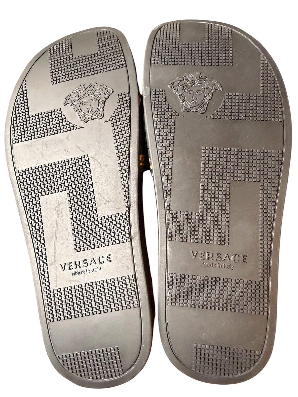 Versace La Medusa Rubber Pool Sliders in Black and Gold - Flip It Now