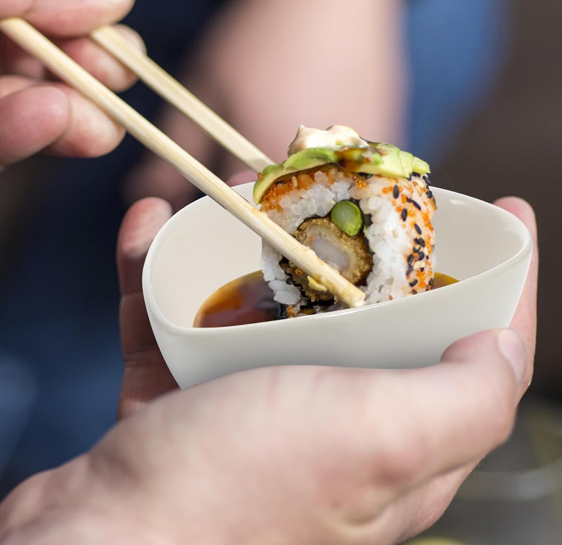 Hemoton 5Pcs Condiment Serving Bowls Teardrop Shaped Sauce Serving Dish Set for Dipping Sauces Soy Sauce Mustard Sweet and Sour Compact Kitchen Tableware for Home and Restaurant